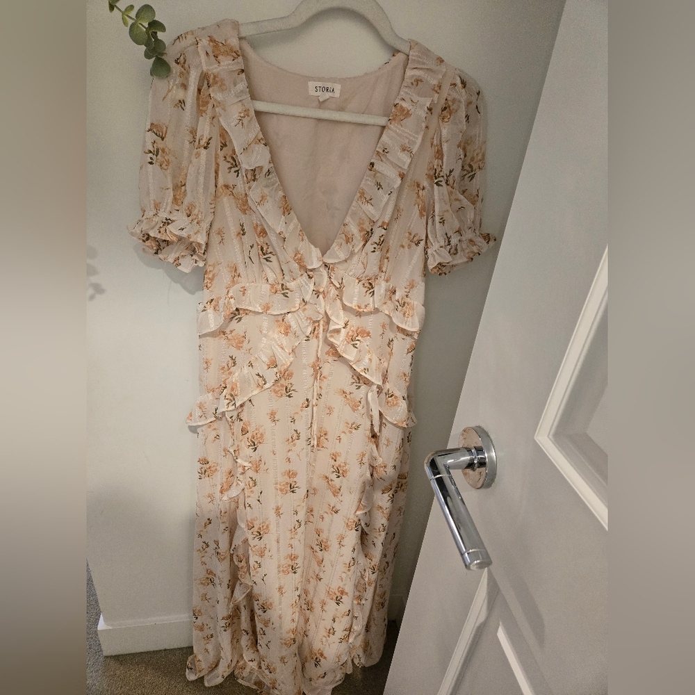 Storia Cream Ruffle Floral Maxi Dress With Short Sleeves